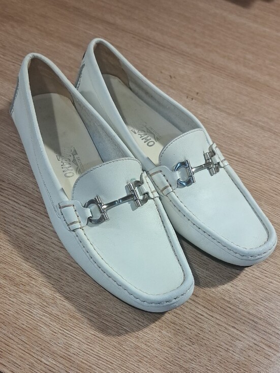 Salvatore Ferragamo Shoes - Salvatore Ferragamo Gancini Driving Flats 9.5